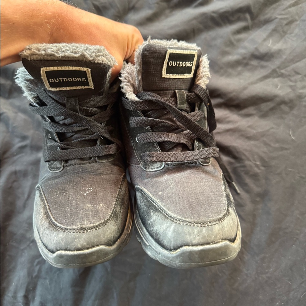 Black Fur-Lined Outdoor Sneakers